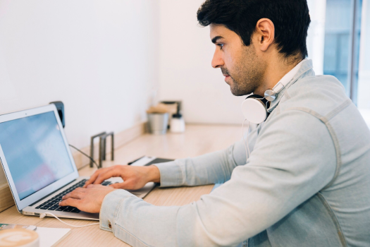 Five ways through which AI enhances customer journey and boosts conversions